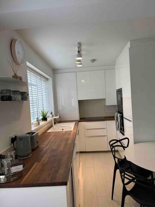 Appartement Chetwynd Paradise à Londres Extérieur photo